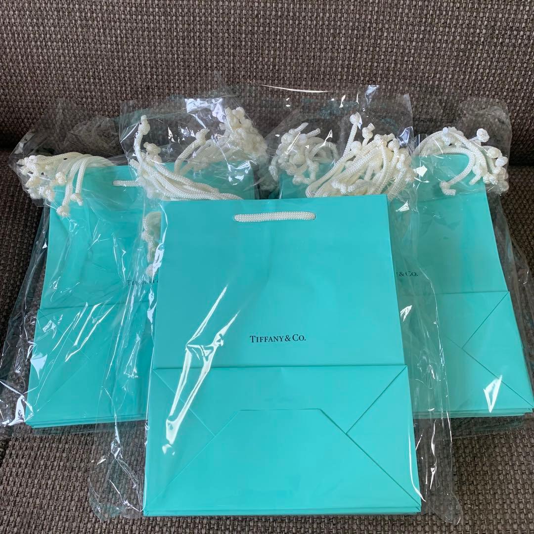 旧型　新品未使用ティファニー ショッピング 紙袋（20x25cm ）30枚セット
