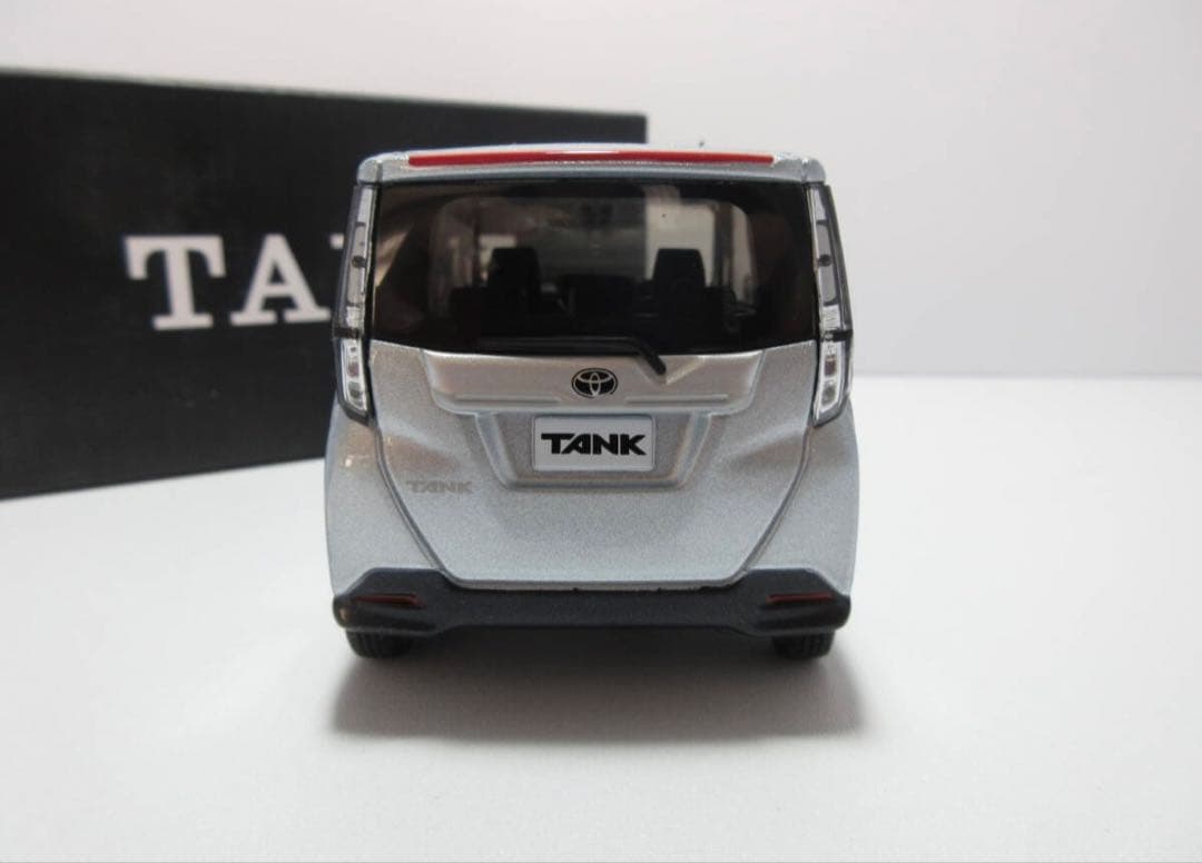 1/30 トヨタ TANK カラーサンプルミニカー ブライトシルバーメタリック