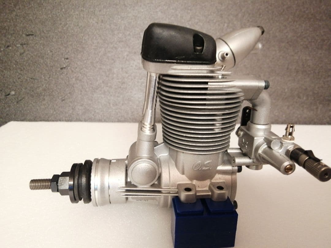 FS-62V　OSのラジコン飛行機用４サイクルエンジン　中古美品