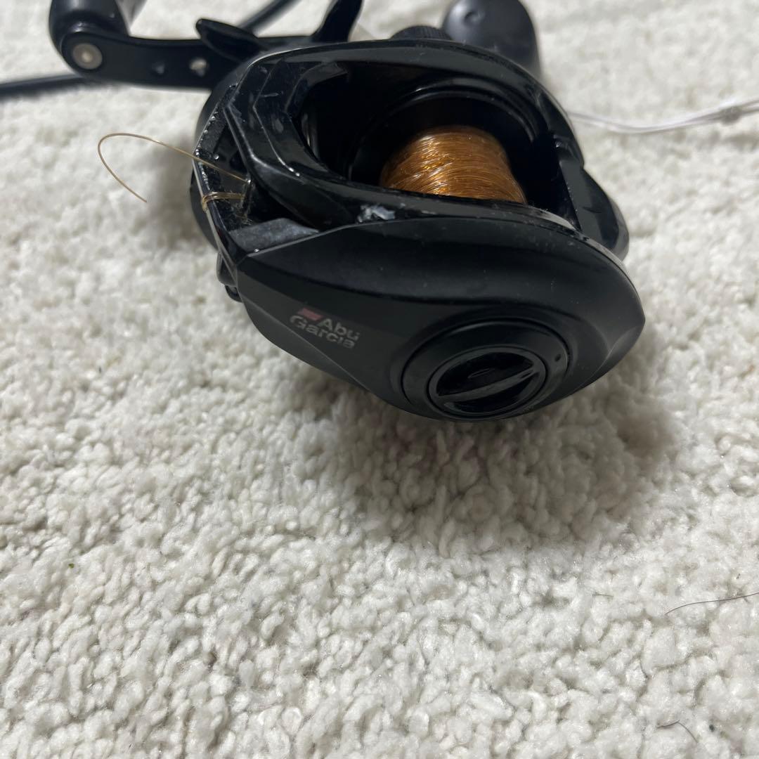 R20 X ブラックベイトリール