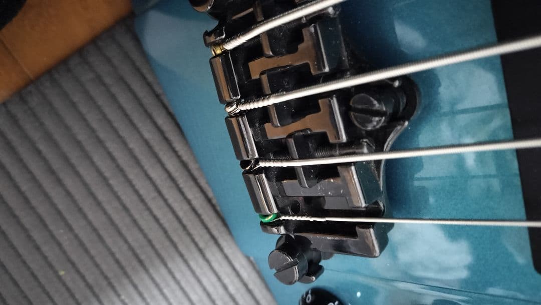 Epiphone Thunderbird 青