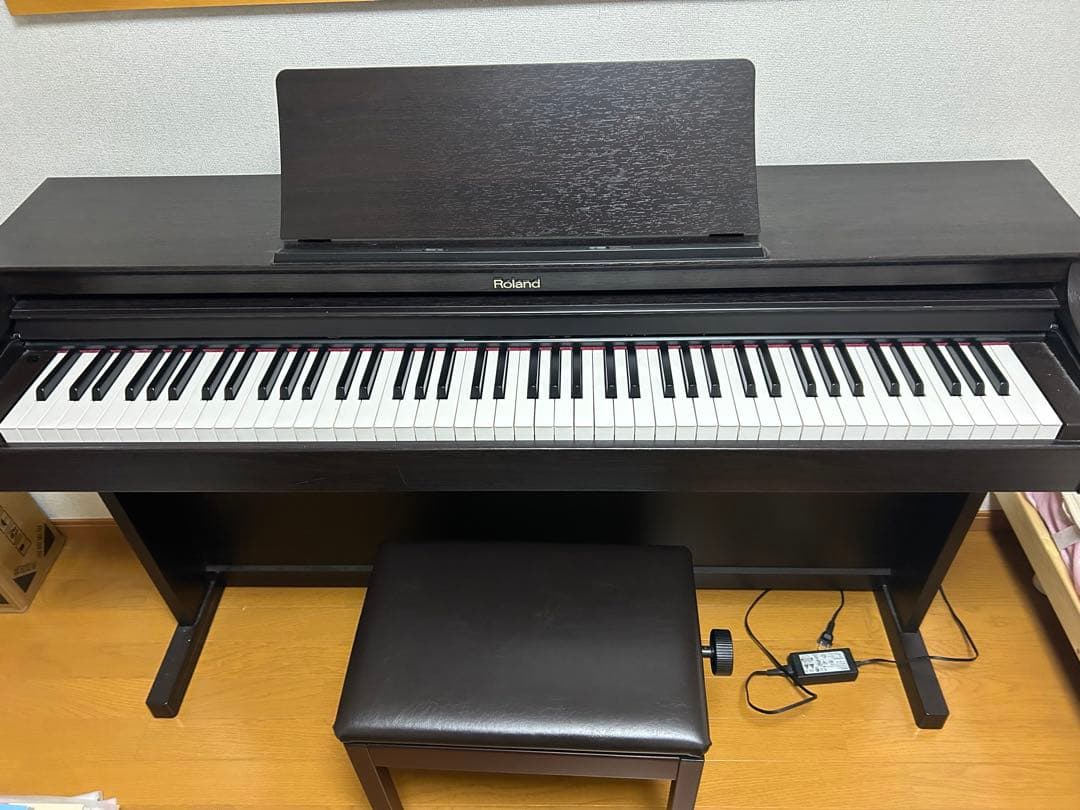 ローランド　HP302 電子ピアノ 椅子付き 動作確認済み【手渡し限定】