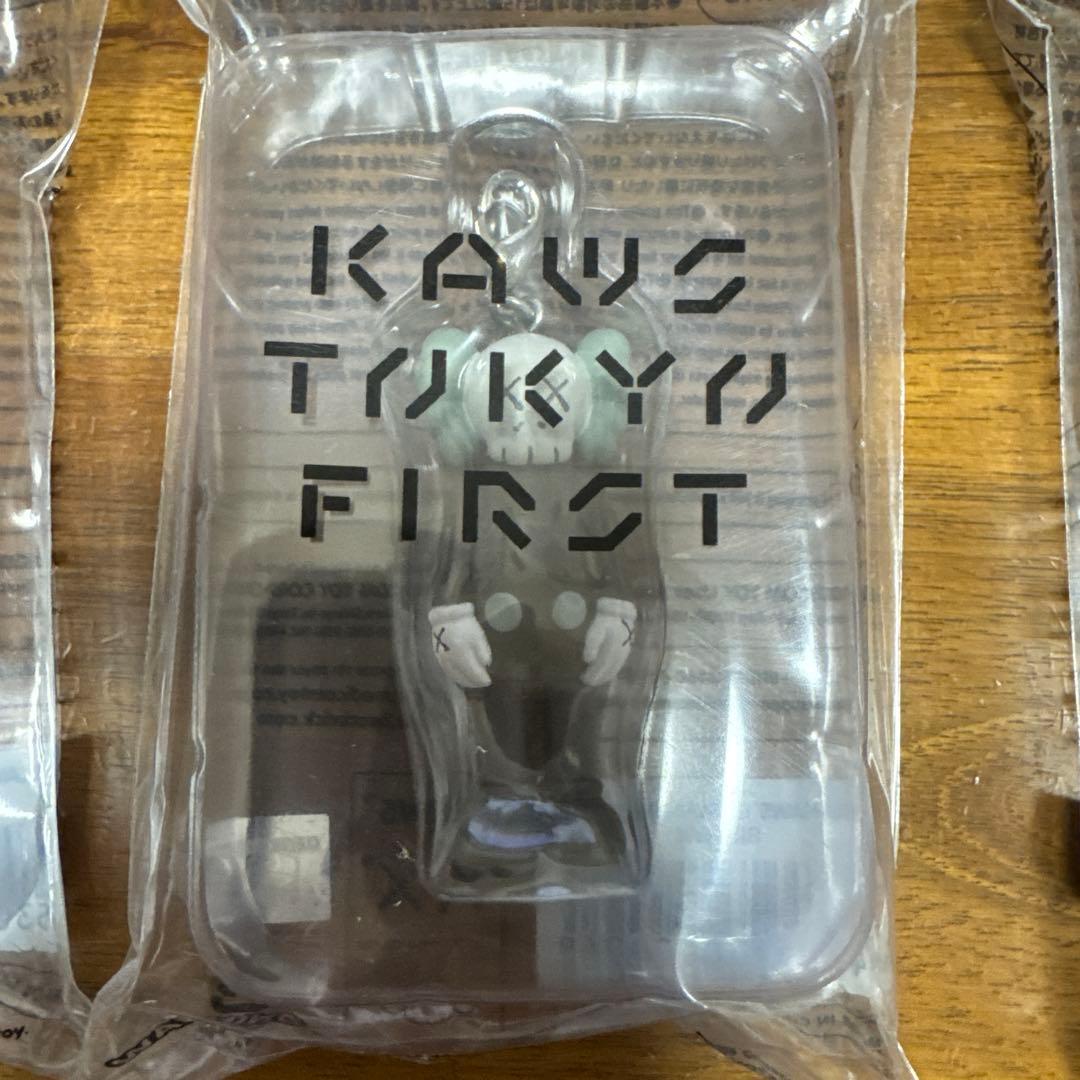 KAWS TOKYO FIRSTキーホルダー5個セット