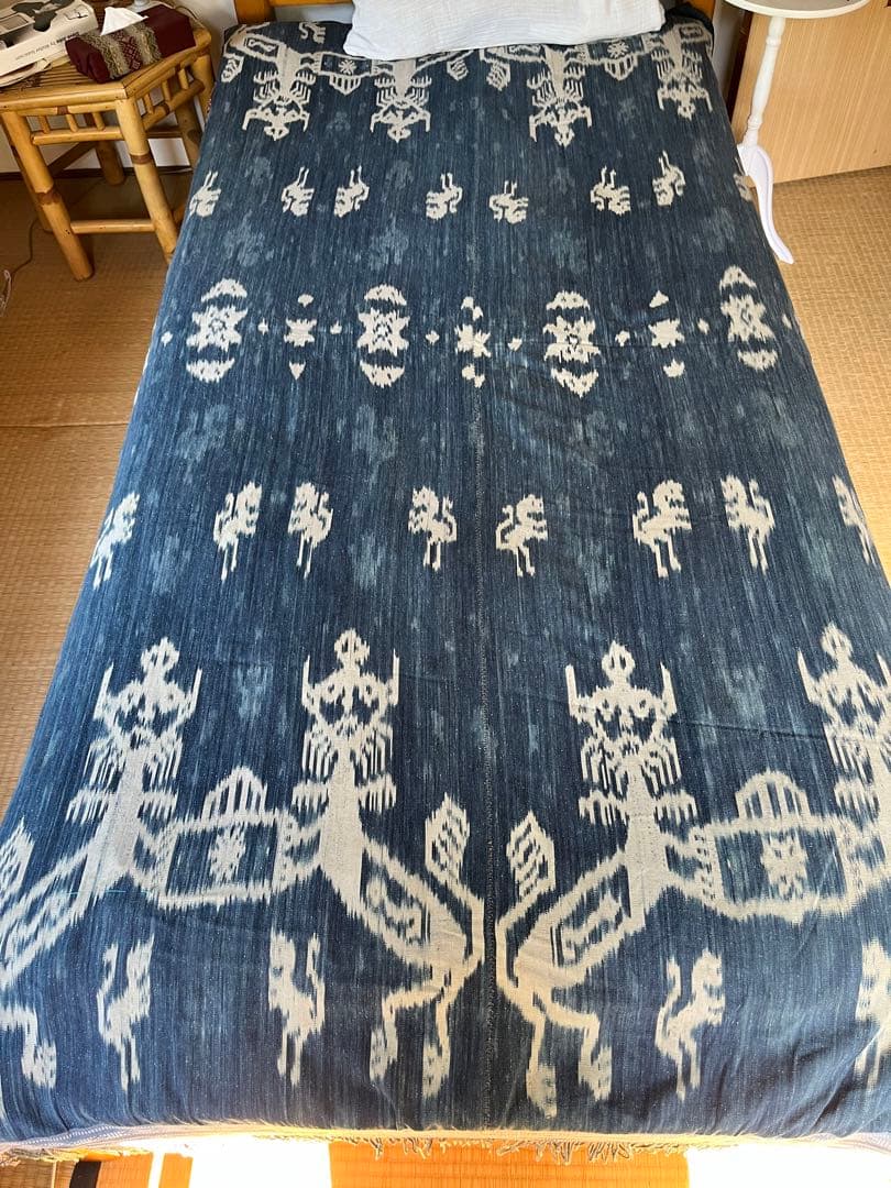 インドネシア／sumba 島のイカット／精霊布／珍しい藍単色織