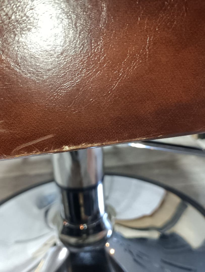 美容室　マテリスタイリングチェア