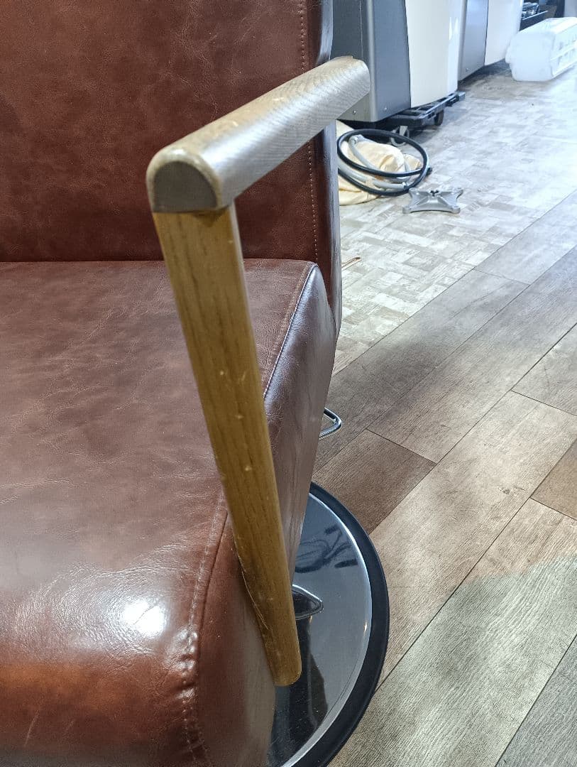 美容室　マテリスタイリングチェア