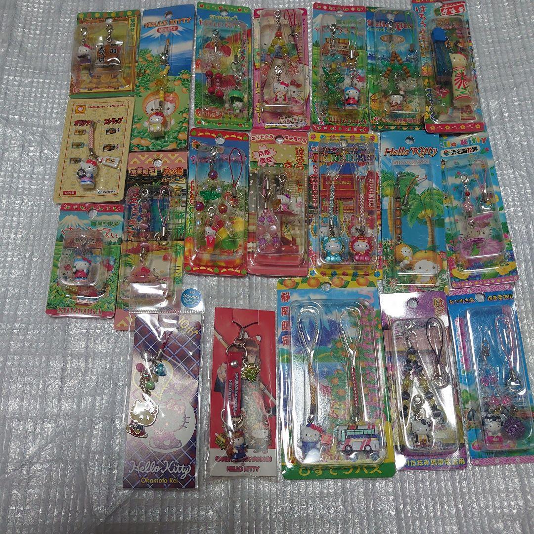 ハローキティストラップ109個セット海外限定品等