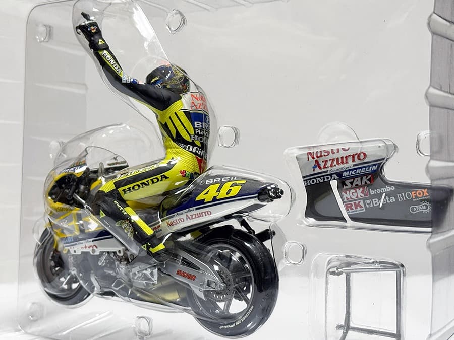 ミニチャンプス 1/12 ホンダ NSR500 ロッシ 2000 フィギュア付