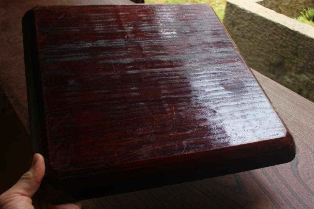 堅牢刳り貫き木地に時代漆の映える讃岐彫の四方盆（検民芸讃岐盆お膳お盆