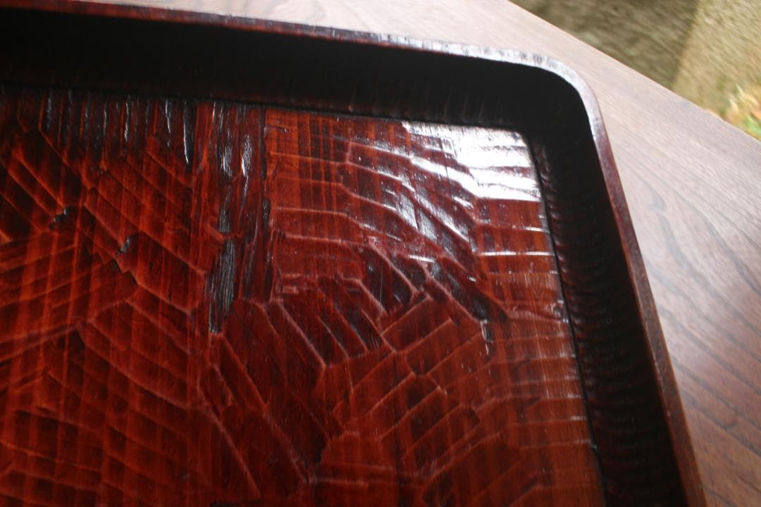 堅牢刳り貫き木地に時代漆の映える讃岐彫の四方盆（検民芸讃岐盆お膳お盆