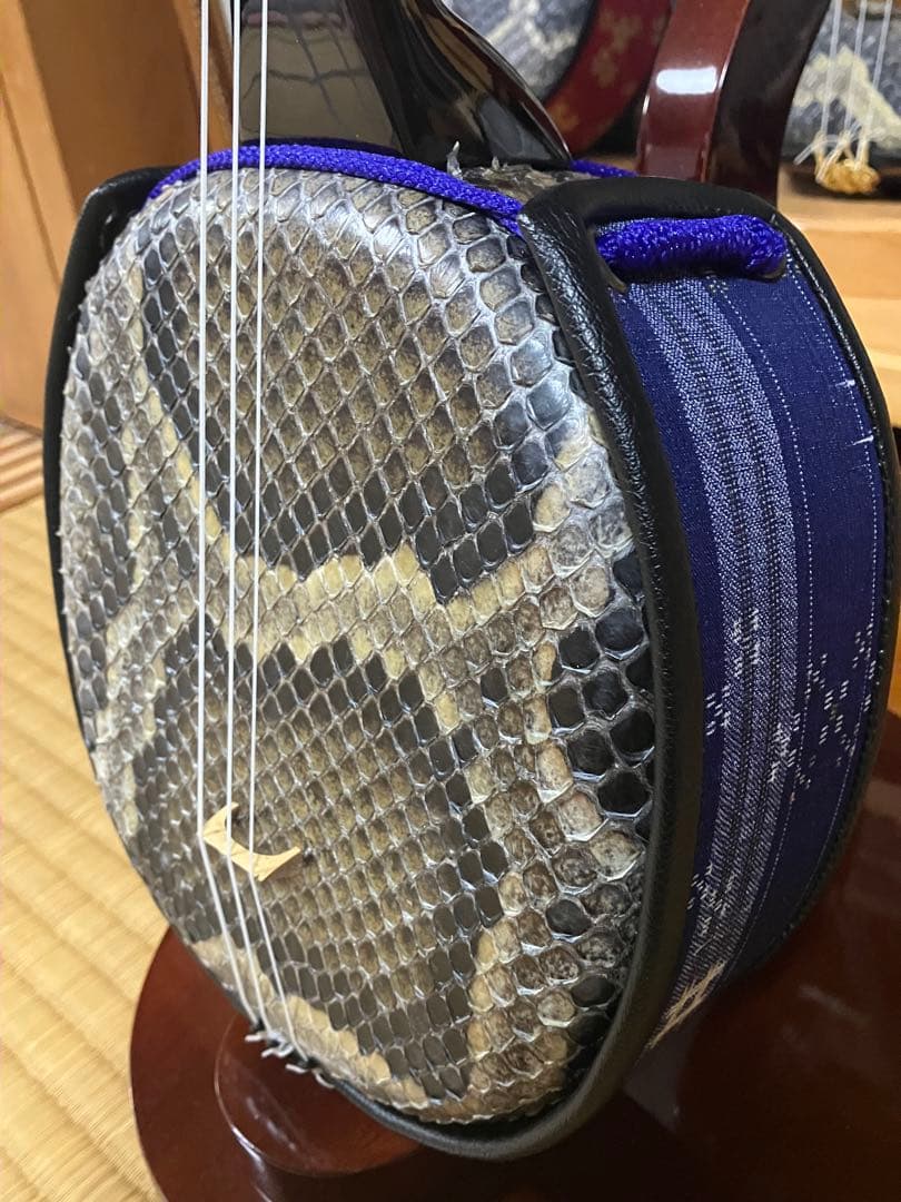 沖縄三線上質クルチ真壁型本皮一枚張りスンチ塗り期間限定