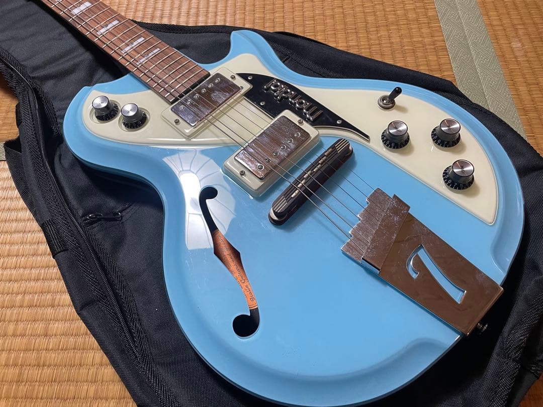 Italia Guitars Mondial ビザール風