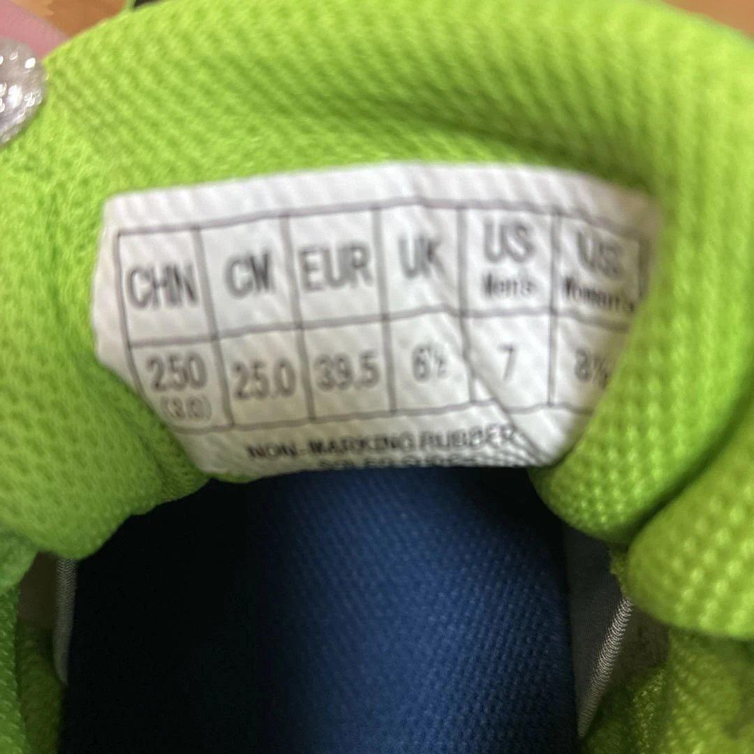 バドミントンシューズ25cm