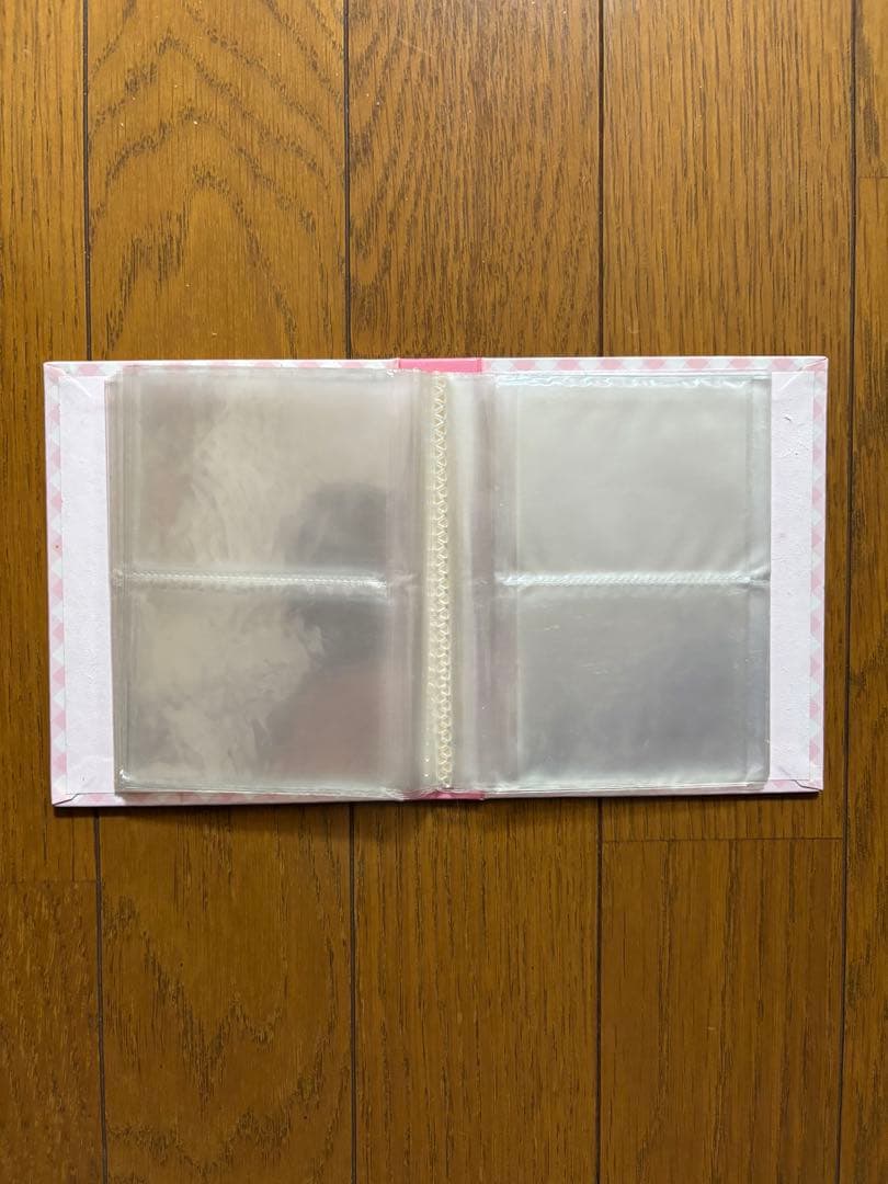 d*2様 ハローキティ コレクターズカード60枚 アルバム一冊