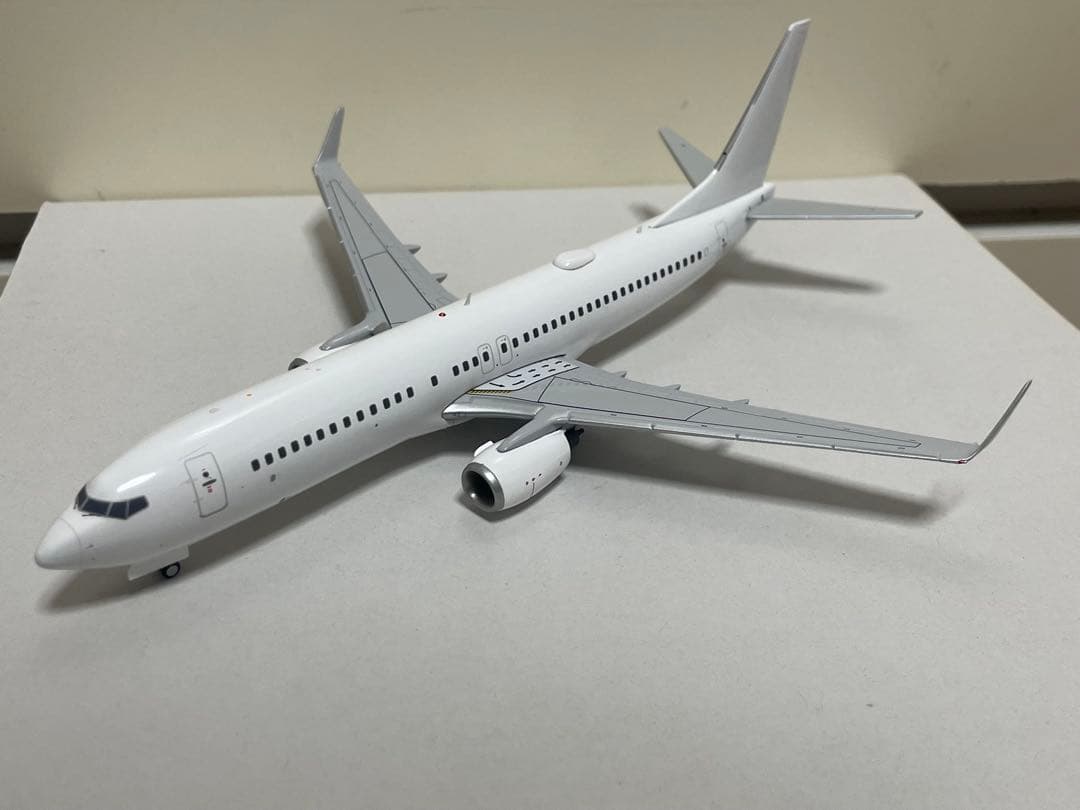 JcWings 1/200 B737-800 ホワイトブランク BK1067
