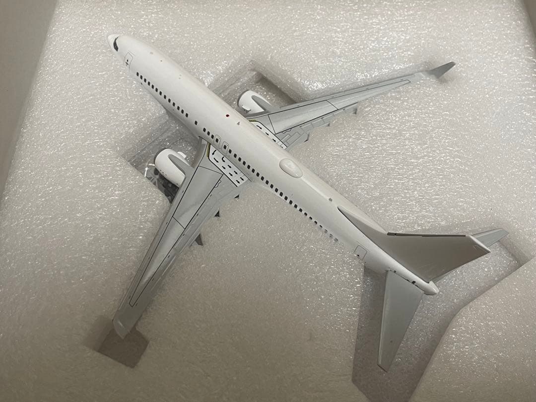 JcWings 1/200 B737-800 ホワイトブランク BK1067