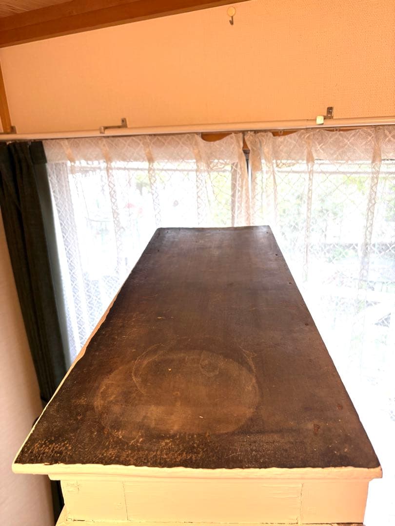 ♡フランスアンティーク　本棚　レース　ガラスキャビネット　ペディメント付　送料込