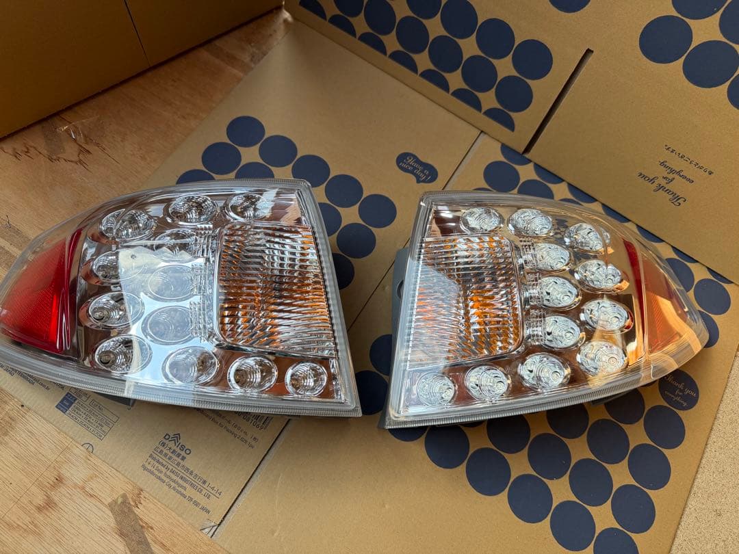 S616　スバル テールランプ