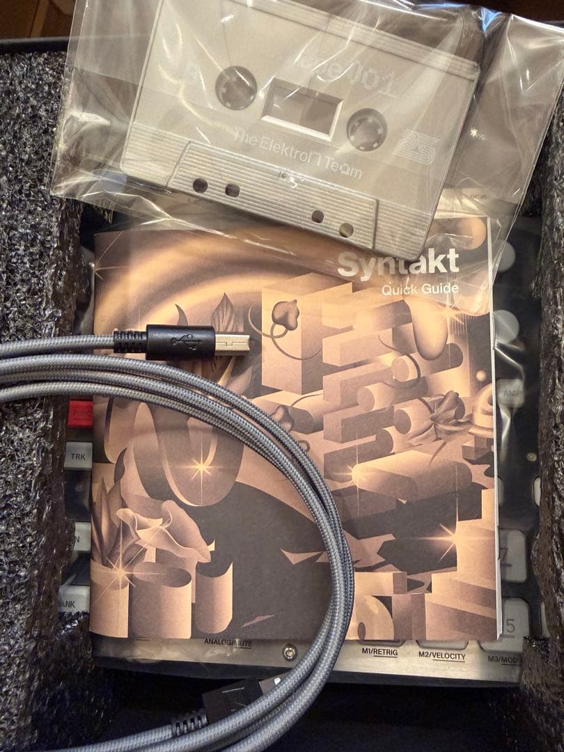 ELEKTRON Syntakt E25 RemixEdition シンセ