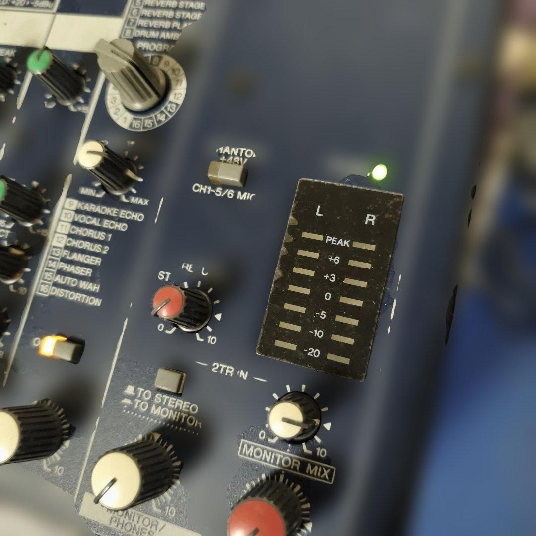 ヤマハ MG82CX ミキシングコンソール 箱付き