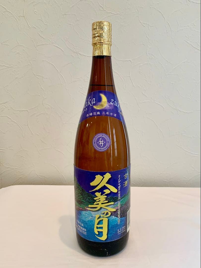 米島酒造「 久美の月 」 30度,1800ml 25年以上 / 泡盛古酒