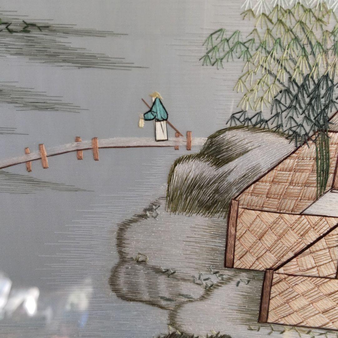 中国伝統工芸品、両面刺繍の山水画です。