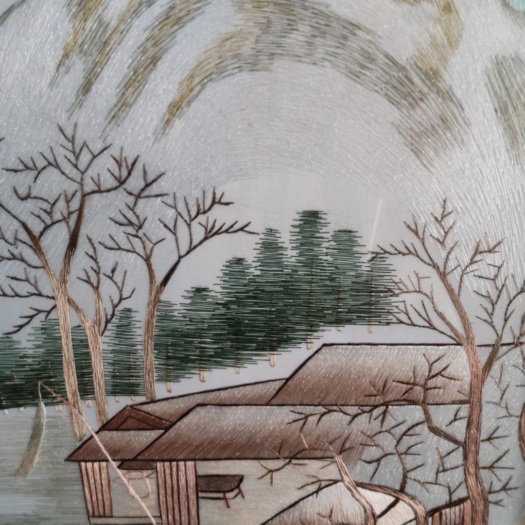 中国伝統工芸品、両面刺繍の山水画です。