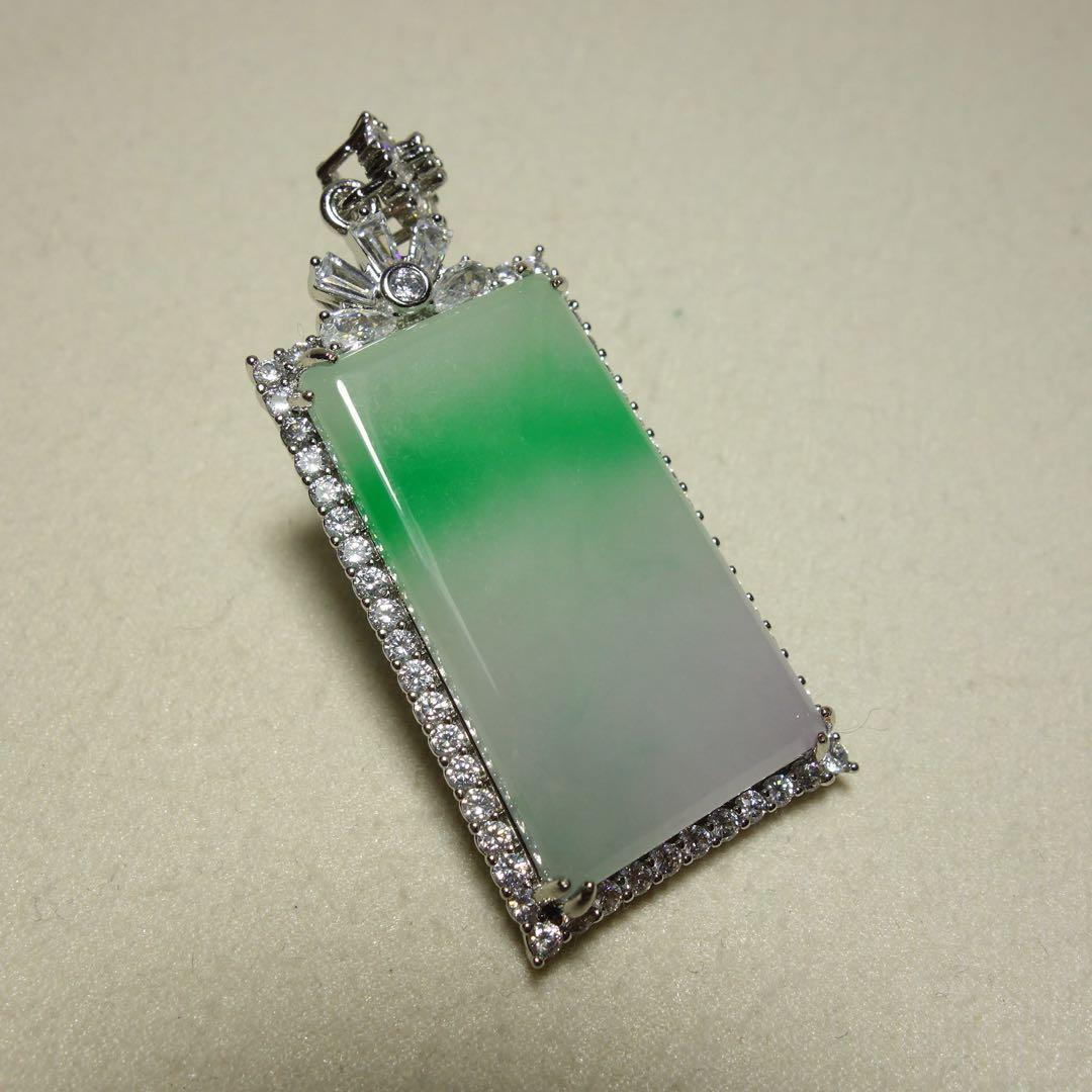 翡翠　ペンダント　天然石　時代物風C1A046