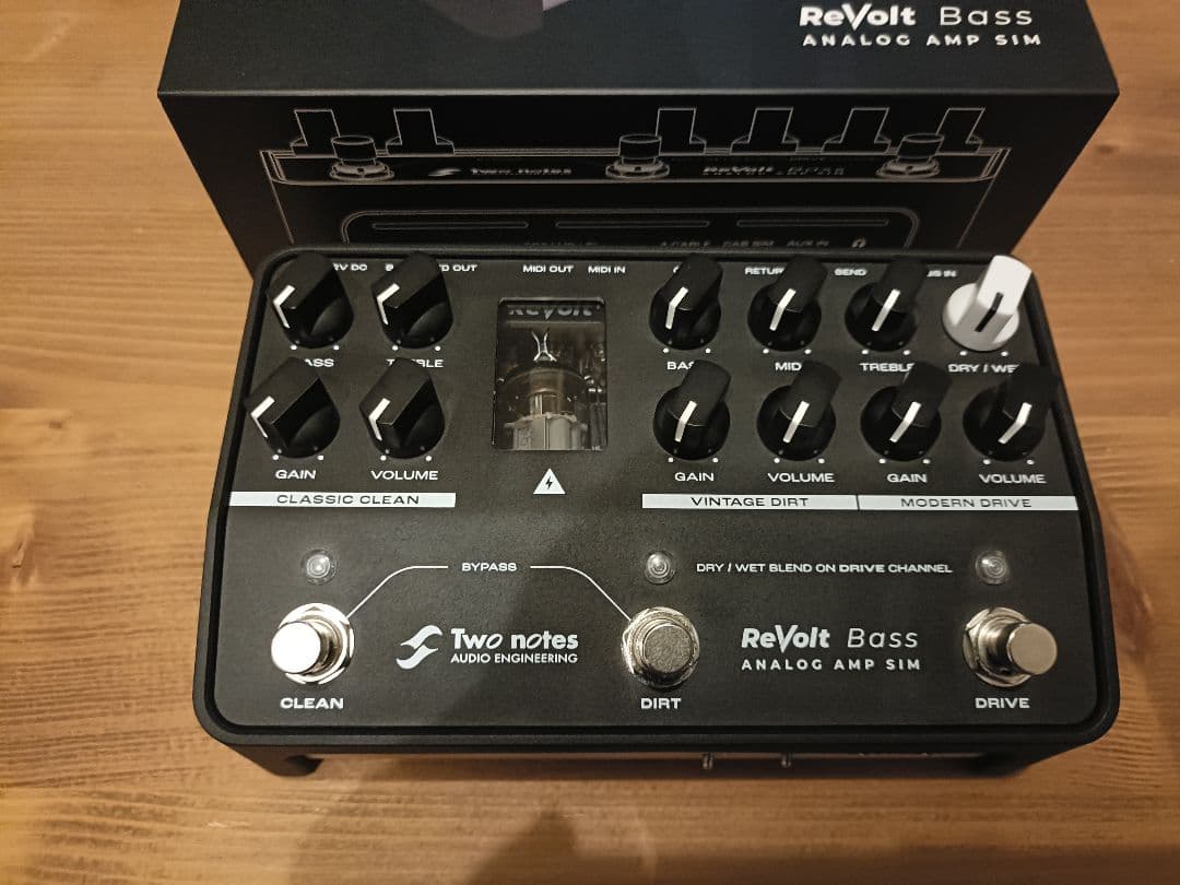 Two notes ReVolt Bass アナログアンプシミュレーター