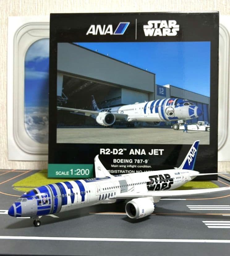ANA STARWARS R2D2 B787-9 1/200 プラ完成品