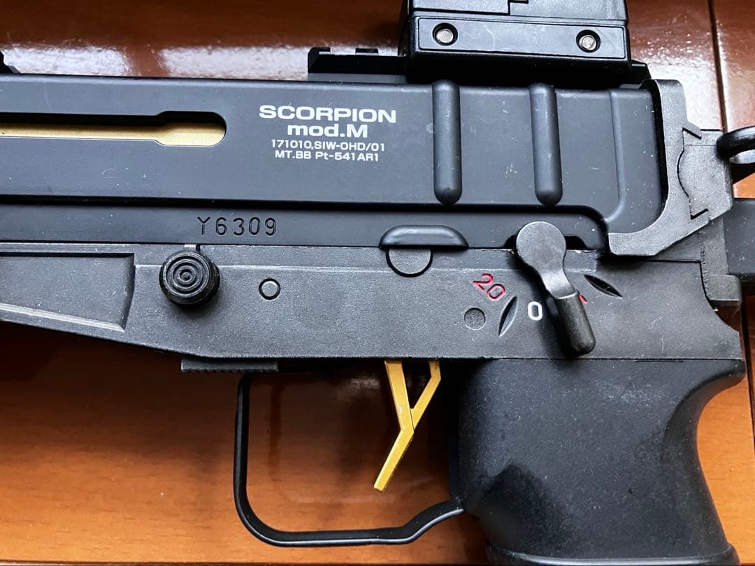 東京マルイ スコーピオン mod.m 電動ガン　スコープ、バッテリー付