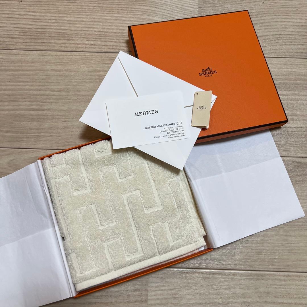 新品未使用✨HERMES エルメス カレ・タオル ステアーズ　タオルハンカチ