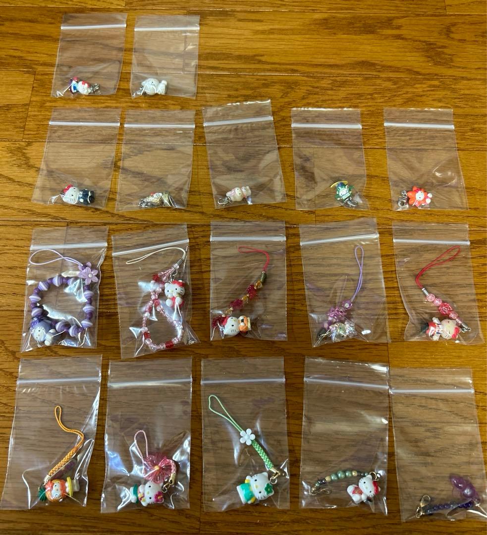 ご当地キティ　ストラップ　123個 まとめ売り
