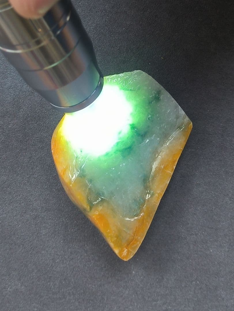 【貴重】ミャンマー産黄本翡翠（ジェダイト）の原石（87ｇ）