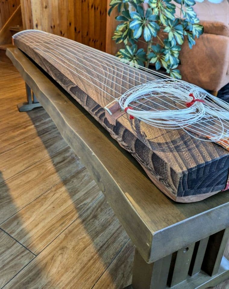 琴　和楽器　弦楽器 13弦　すだれ彫り　口絵　美木目