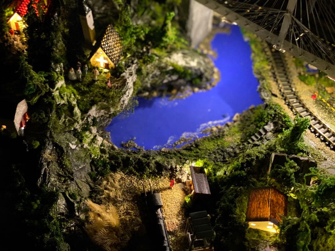 Nゲージ 情景ジオラマ（照明付き・アクリルケース付）