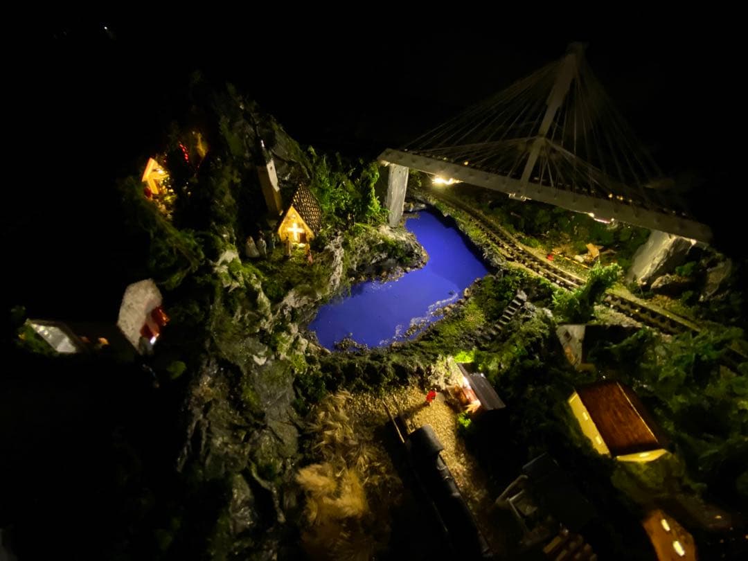 Nゲージ 情景ジオラマ（照明付き・アクリルケース付）