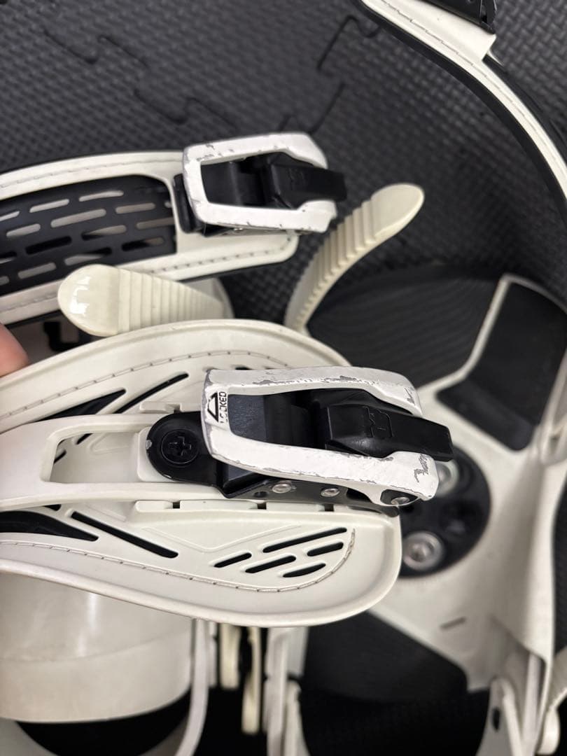 Union ultra スノーボードビンディング ホワイト