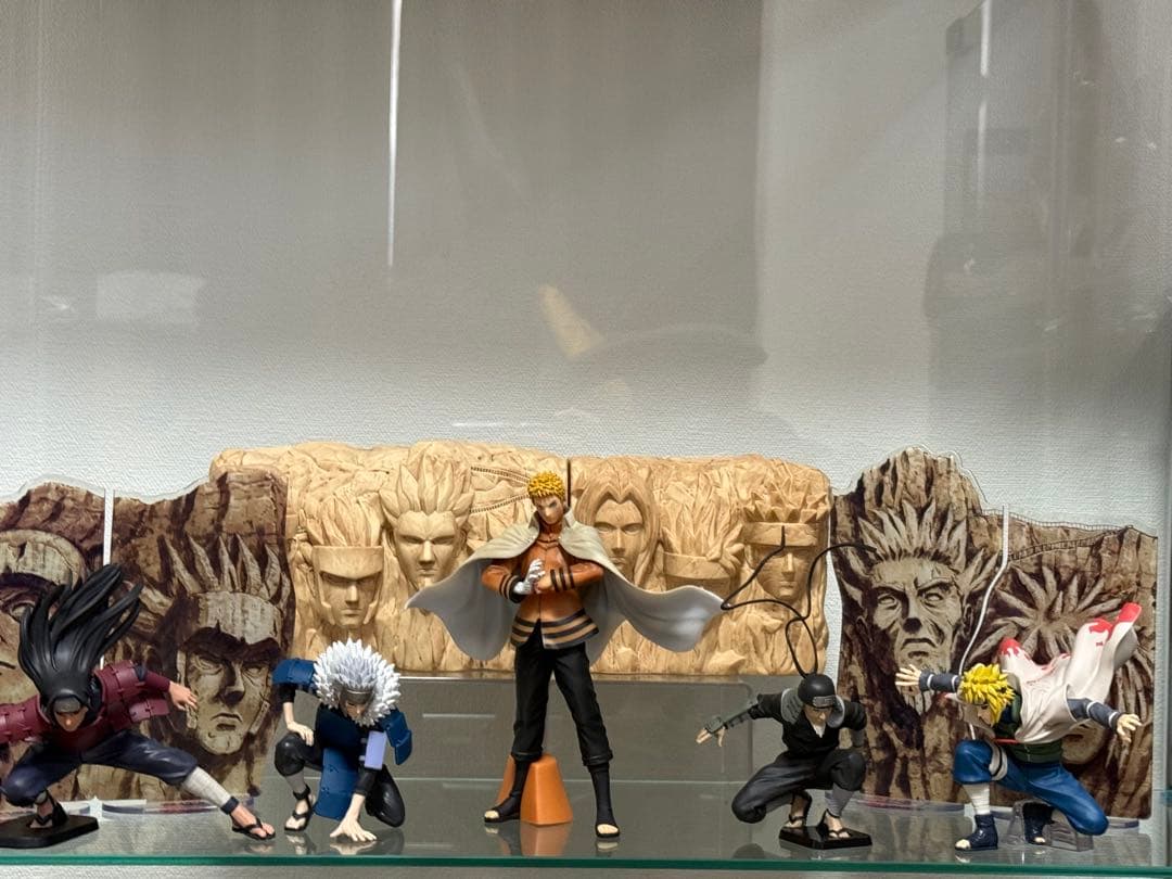 ナルト　一番くじ　A賞　ナルト＋火影4体+背景＋火影岩2種