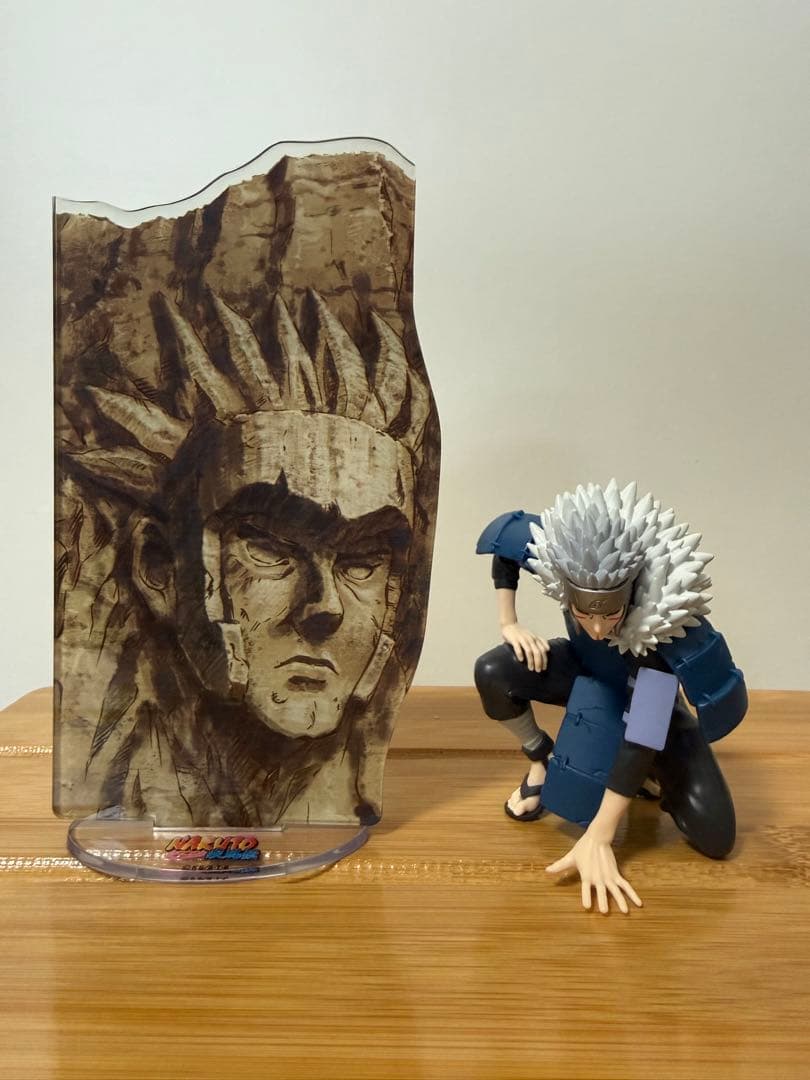 ナルト　一番くじ　A賞　ナルト＋火影4体+背景＋火影岩2種