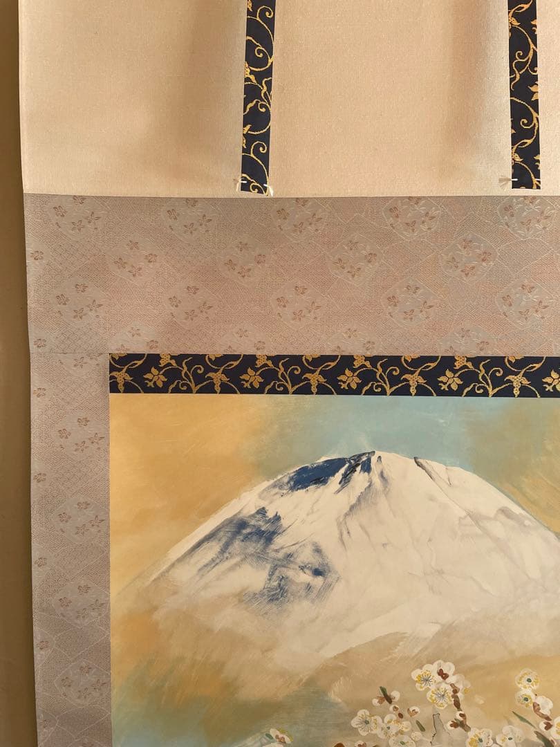 掛軸　梅花富士　南風筆
