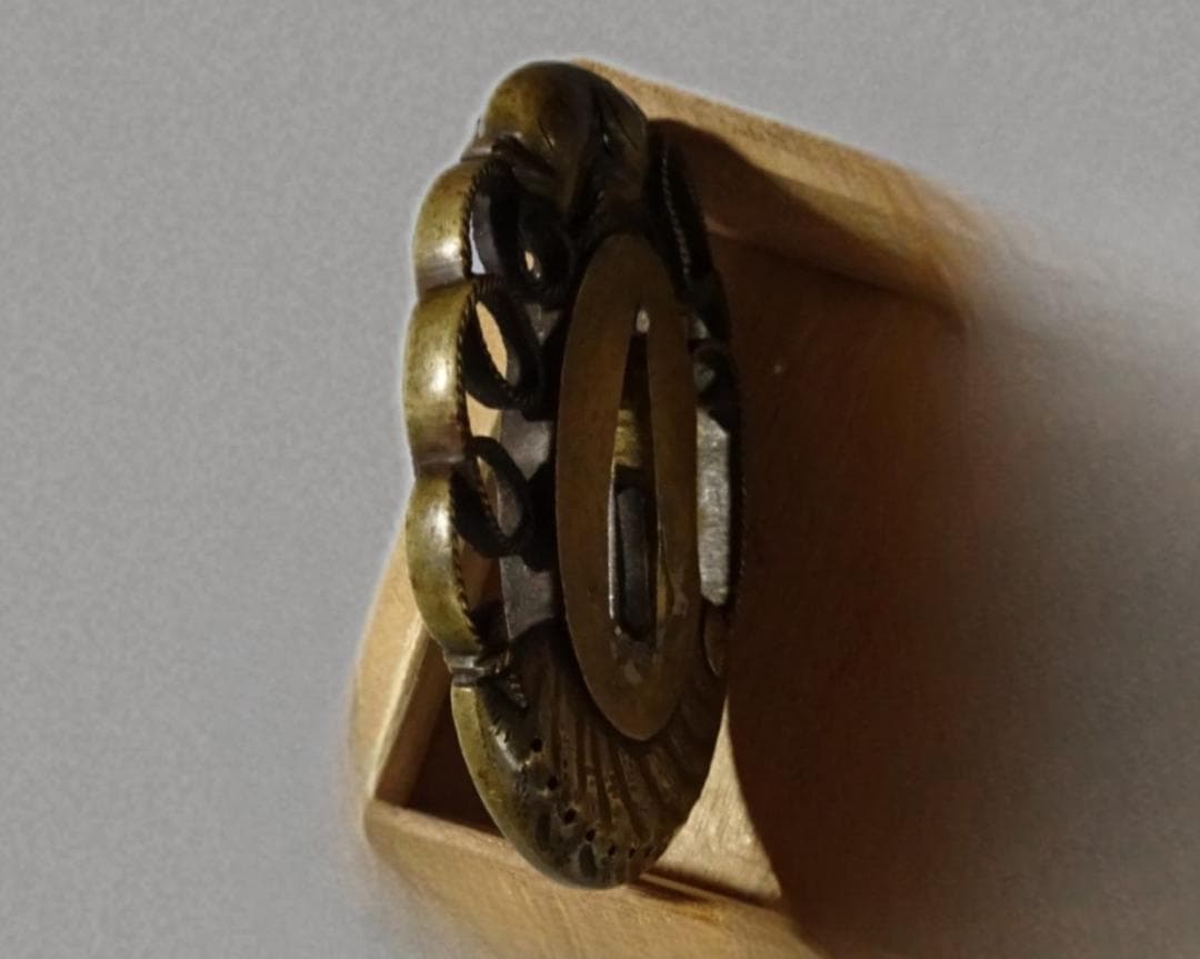 時代物　短刀用鐔 ３枚＋縁１個　まとめて