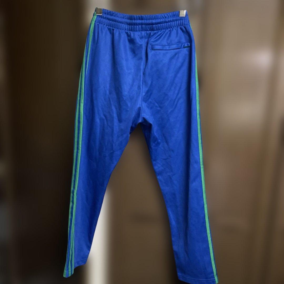 アディダス トレフォイルロゴジャージパンツ 青 グリーンストライプ