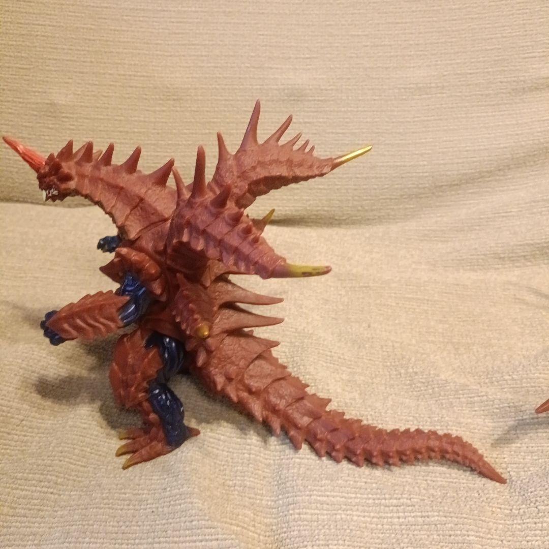 ウルトラ怪獣ＤＸシリーズ 「マガオロチ」ソフビ人形 (ウルトラマンオーブより)