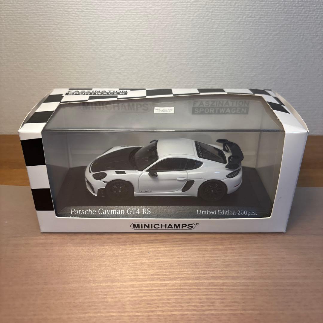ミニチャンプス　ポルシェ　ケイマン　GT4 RS 1/43 ミニカー　ホワイト
