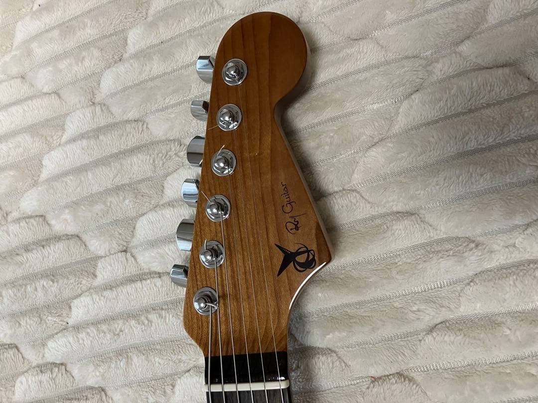 RYギター　ストラト　マルチレイヤー 　美品