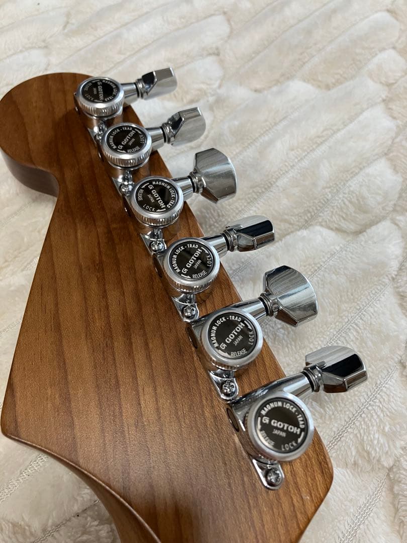 RYギター　ストラト　マルチレイヤー 　美品