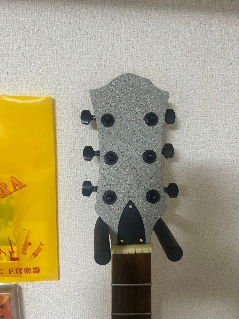 モッキンバード コンクリート