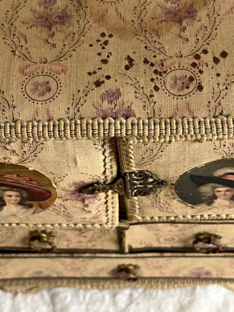 アンティークブロカントフレンチフランスカルトナージュボックスローズ布箱チェスト