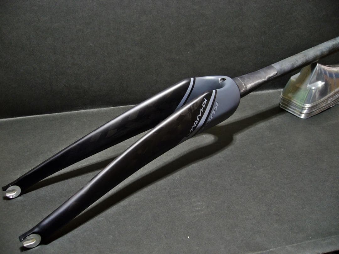 新品　 クオータ フル カーボンフォーク 1-1/8,1-1/2 Taperd